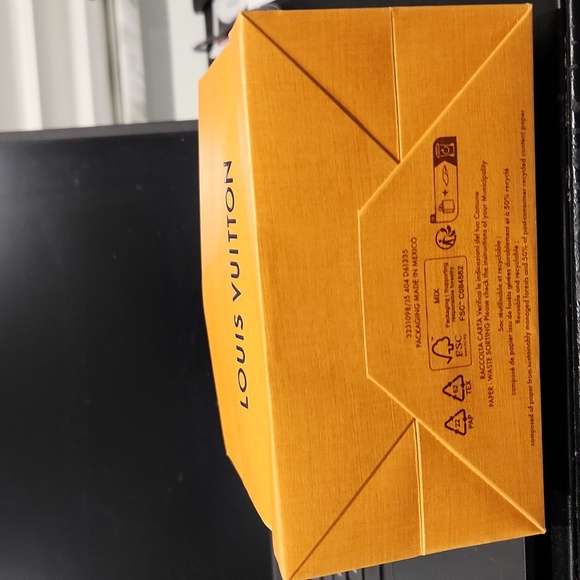 Louis Vuitton Orange Gift Bag Shopping Bag with 2 Tester Fragances. - Picture 10 of 10